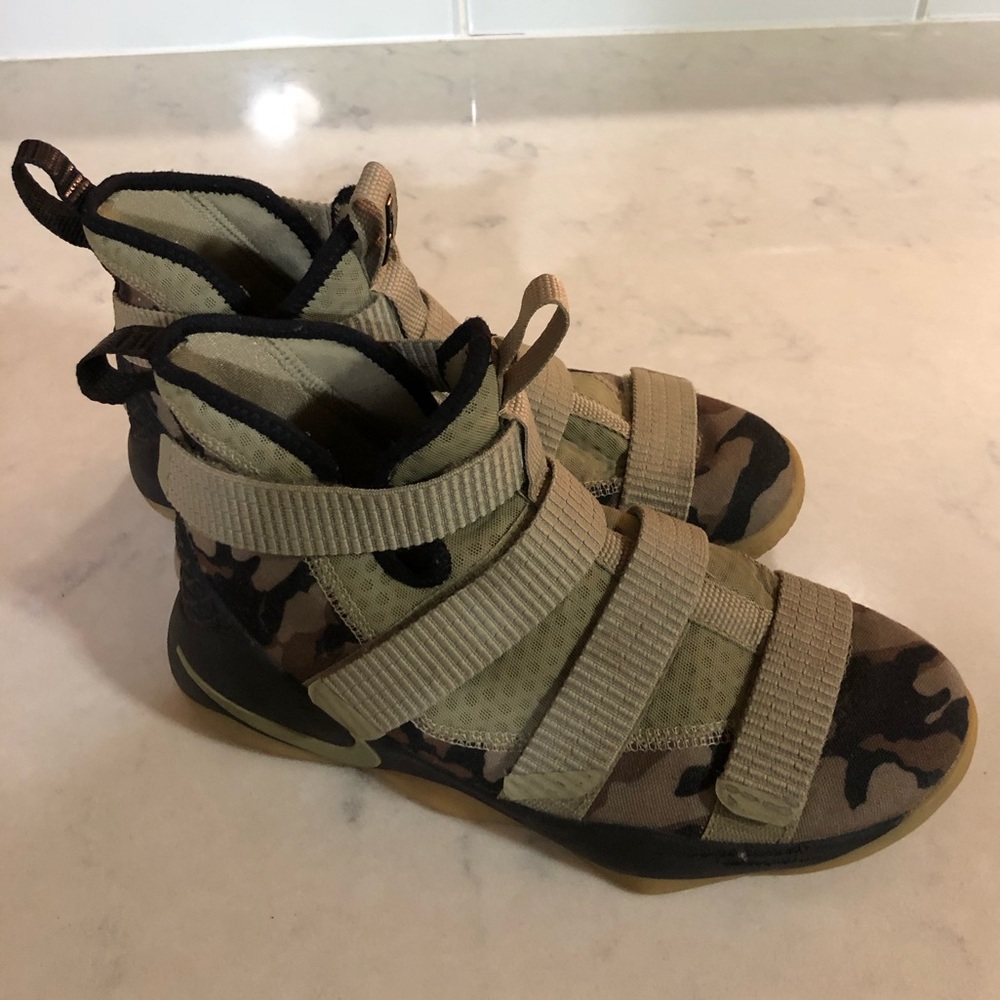 LeBron Soldier XI Nike Camo Basketball Shoes